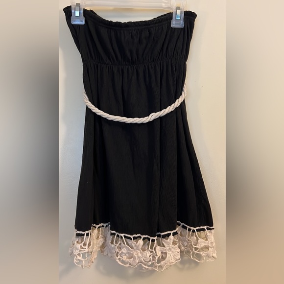 Derek Heart Strapless Top ✨ (free with purchase) - Picture 2 of 6